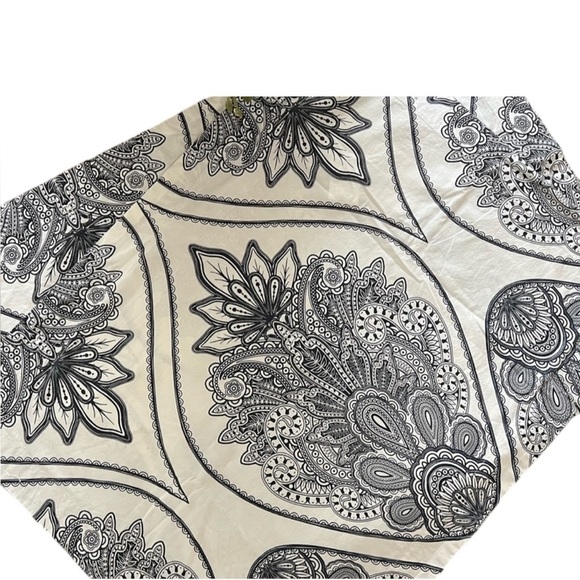 Pottery Barn Cassidy Medallion - Blue TWO Standard Shams - Picture 4 of 4